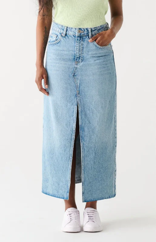 Women's Maxi Denim Skirt In Medium Blue Wash